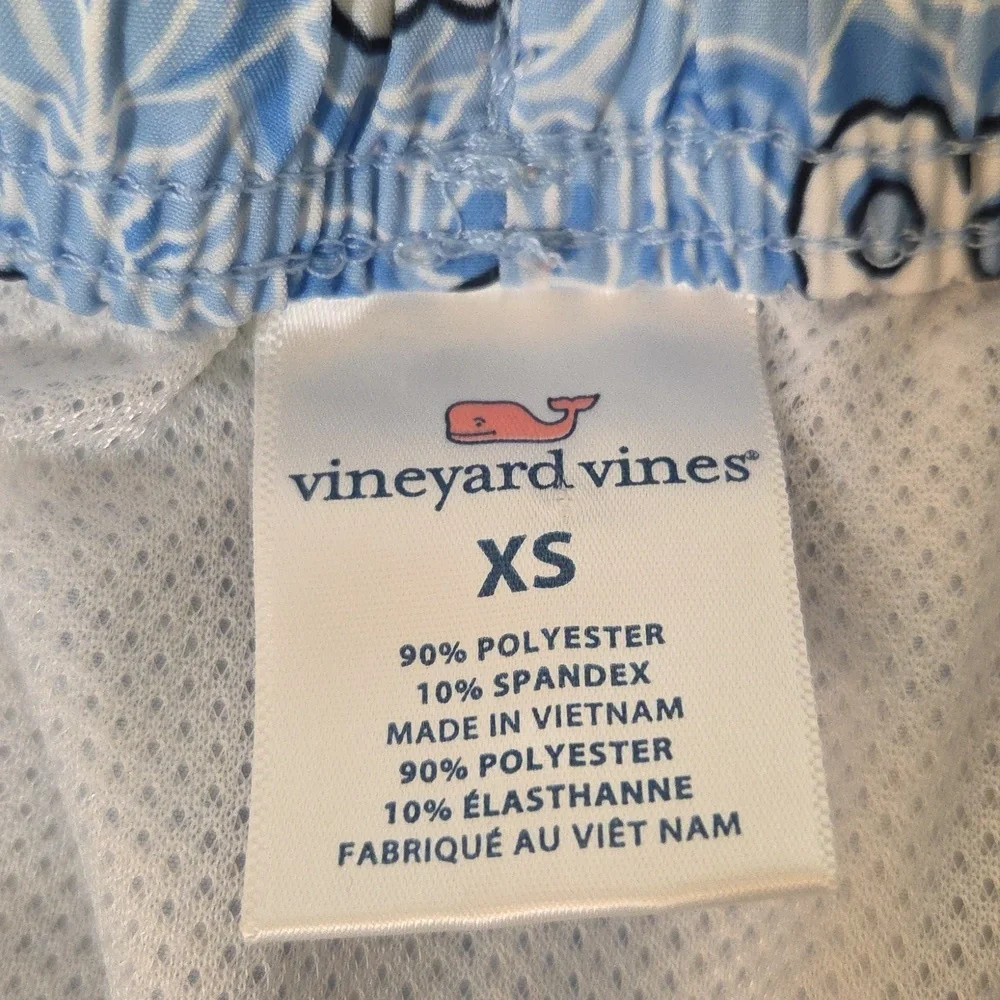 Vineyard Vines Key and Leaf Patterned Shorts Sz XS